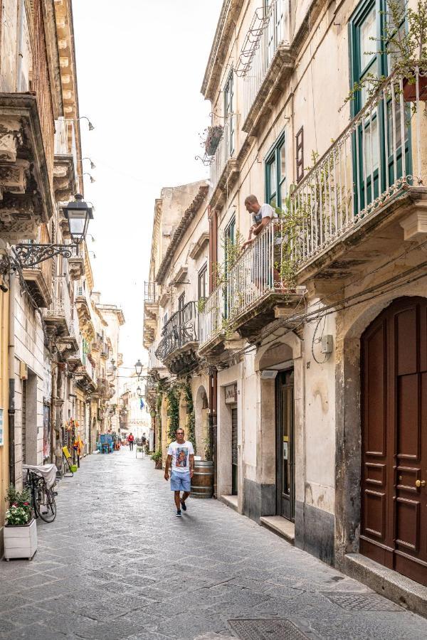 I Tre Balconi Di Via Roma Apartment Сиракузы Экстерьер фото
